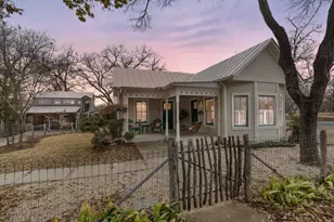 319 W Creek St, Fredericksburg, TX 78624 - Photo 3