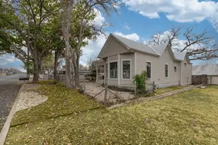 319 W Creek St, Fredericksburg, TX 78624 - Photo 23