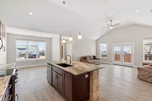 730 Madilynn Ct, Fredericksburg, TX 78624 - Photo 5