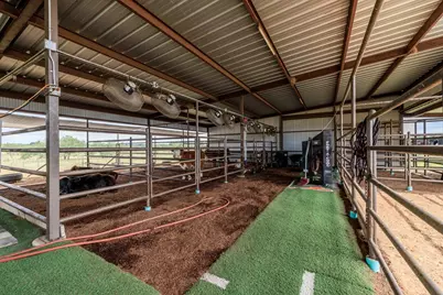 5686 Ranch Rd 1631, Fredericksburg, TX 78624 - Photo 47