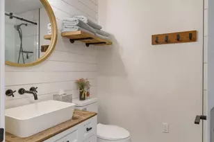 609 Town Creek Ct, Fredericksburg, TX 78624 - Photo 17