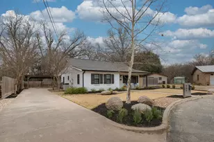 609 Town Creek Ct, Fredericksburg, TX 78624 - Photo 3