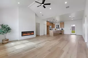 114 Madrona Ln, Fredericksburg, TX 78624 - Photo 5