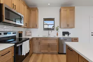 114 Madrona Ln, Fredericksburg, TX 78624 - Photo 11