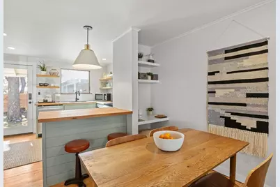 109 E Centre St, Fredericksburg, TX 78624 - Photo 7