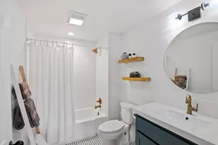 109 E Centre St, Fredericksburg, TX 78624 - Photo 11