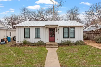 109 E Centre St, Fredericksburg, TX 78624 - Photo 1