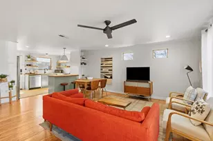 109 E Centre St, Fredericksburg, TX 78624 - Photo 5