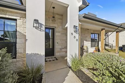 908 Smokey Oak Dr, Fredericksburg, TX 78624 - Photo 3