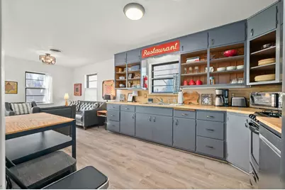 209 E Travis St, Fredericksburg, TX 78624 - Photo 5