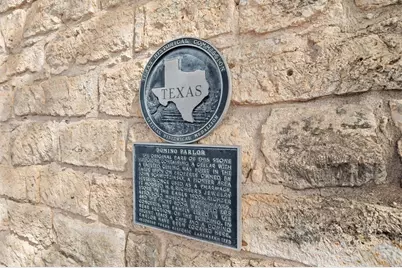 209 E Travis St, Fredericksburg, TX 78624 - Photo 25