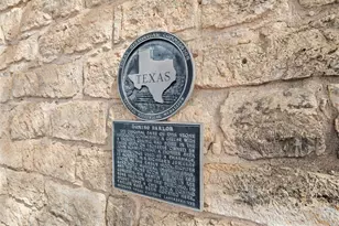 209 E Travis St, Fredericksburg, TX 78624 - Photo 25