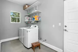 209 N Elk St, Fredericksburg, TX 78624 - Photo 37