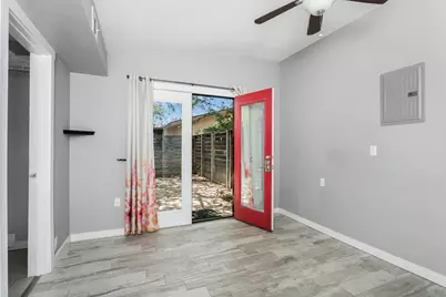 209 N Elk St, Fredericksburg, TX 78624 - Photo 33