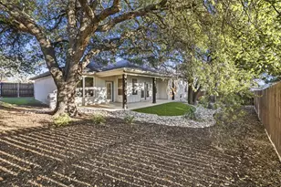 718 Emory Dr, Fredericksburg, TX 78624 - Photo 25