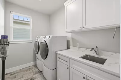 718 Emory Dr, Fredericksburg, TX 78624 - Photo 13