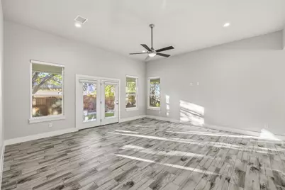 718 Emory Dr, Fredericksburg, TX 78624 - Photo 7