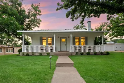 508 N Orange St, Fredericksburg, TX 78624 - Photo 3