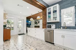 508 N Orange St, Fredericksburg, TX 78624 - Photo 9