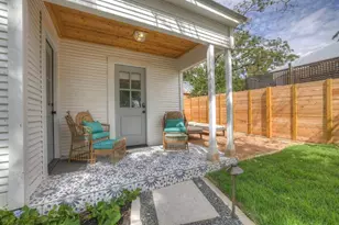 508 N Orange St, Fredericksburg, TX 78624 - Photo 3