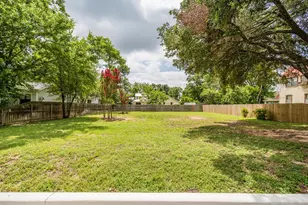 207 N Acorn St, Fredericksburg, TX 78624 - Photo 1