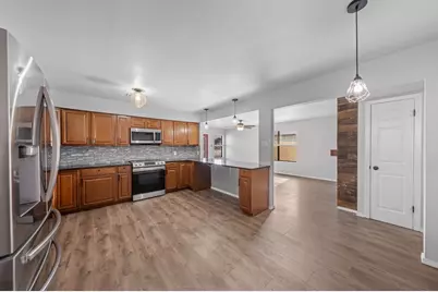 319 Pearl St, Kerrville, TX 78028 - Photo 9