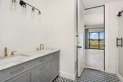 300 W Junker Hill Dr, Fredericksburg, TX 78624 - Photo 15