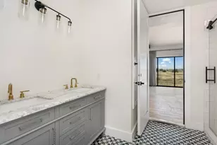 300 W Junker Hill Dr, Fredericksburg, TX 78624 - Photo 15