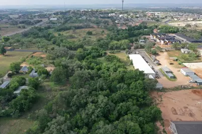 510 W Walch Ave, Fredericksburg, TX 78624 - Photo 5