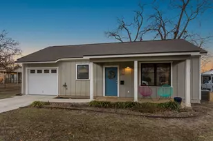 220 W College St, Fredericksburg, TX 78624 - Photo 3