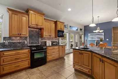232 Crooked Oak Ln, Round Mountain, TX 78663 - Photo 13