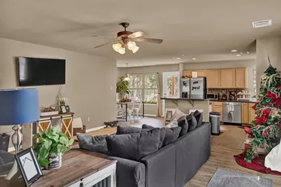 203 S Creek St, Fredericksburg, TX 78624 - Photo 3