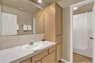 203 S Creek St, Fredericksburg, TX 78624 - Photo 25