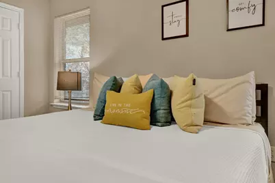 203 S Creek St, Fredericksburg, TX 78624 - Photo 29