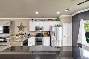 510 Mueller St, Fredericksburg, TX 78624 - Photo 11