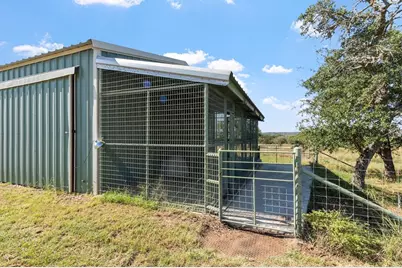 647 Funf Kinder Rd, Fredericksburg, TX 78624 - Photo 89
