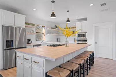 117 Point Rd, Fredericksburg, TX 78624 - Photo 11