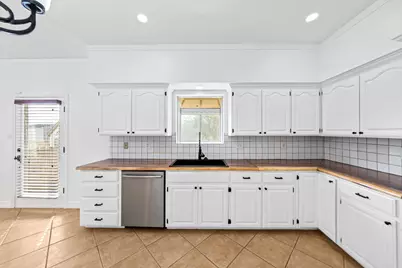 144 E St Andrews Loop, Kerrville, TX 78028 - Photo 11