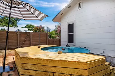 510 N Orange St, Fredericksburg, TX 78624 - Photo 5