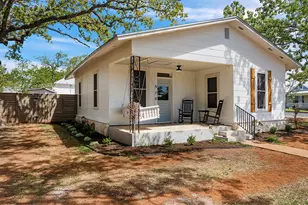 510 N Orange St, Fredericksburg, TX 78624 - Photo 3