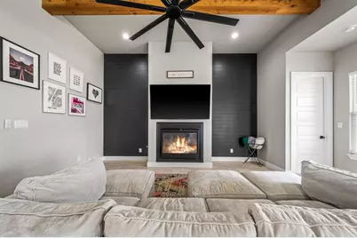 1602 Redwood Ct, Fredericksburg, TX 78624 - Photo 7