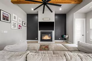 1602 Redwood Ct, Fredericksburg, TX 78624 - Photo 7