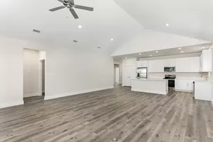 708 Wedgewood Ln, Fredericksburg, TX 78624 - Photo 7