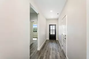 708 Wedgewood Ln, Fredericksburg, TX 78624 - Photo 9