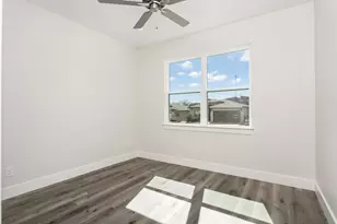 708 Wedgewood Ln, Fredericksburg, TX 78624 - Photo 15