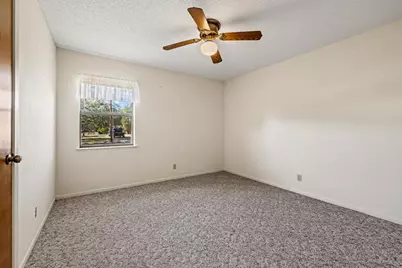 1003 Avenue D, Fredericksburg, TX 78624 - Photo 13