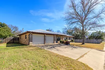 1003 Avenue D, Fredericksburg, TX 78624 - Photo 3