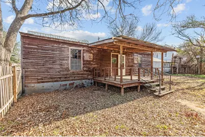 209 W Travis St, Fredericksburg, TX 78624 - Photo 11