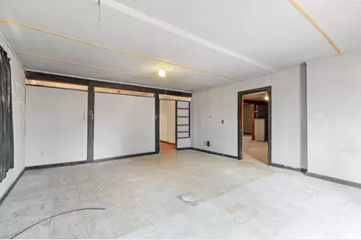 209 W Travis St, Fredericksburg, TX 78624 - Photo 9