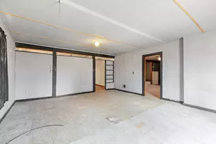 209 W Travis St, Fredericksburg, TX 78624 - Photo 9